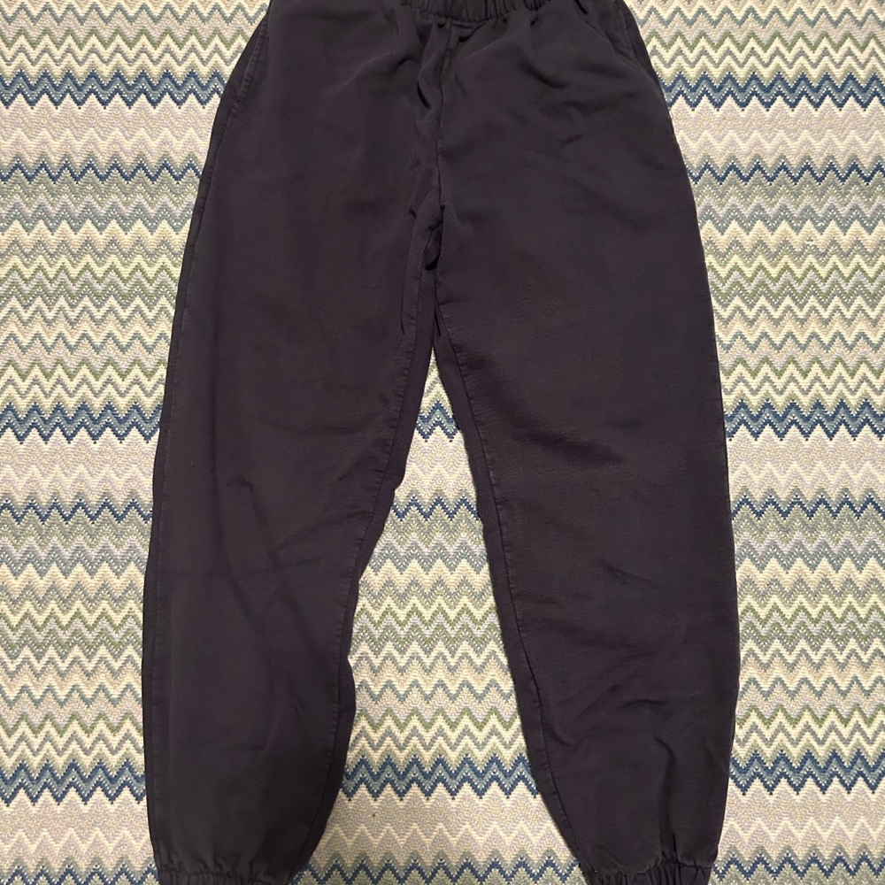 Black Sweatpants with Elastic Waistband and Tapered Legs